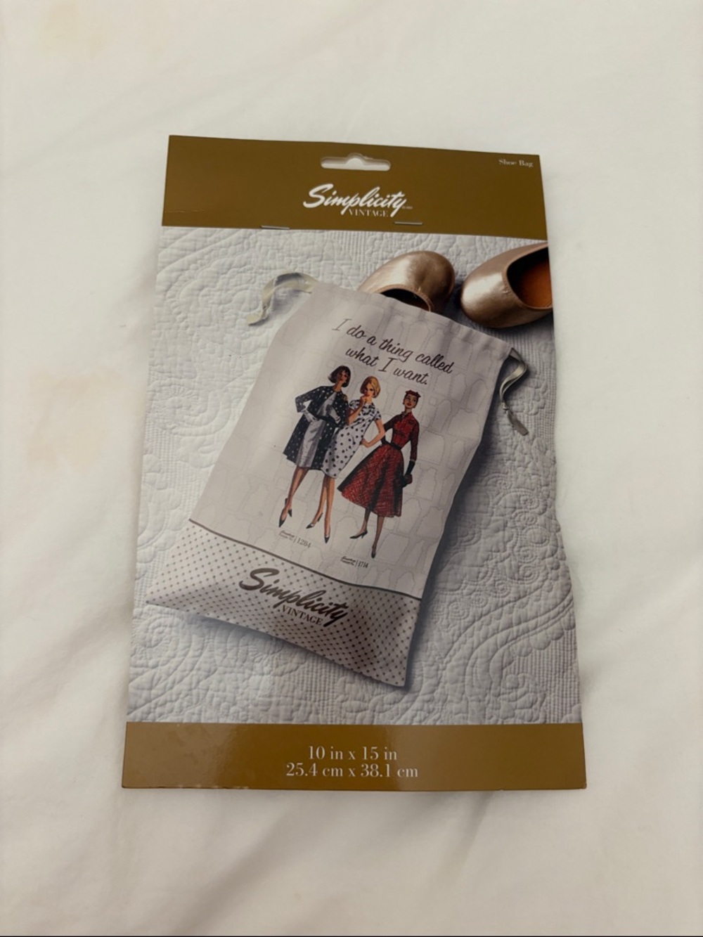 Simplicity Vintage Shoe Bag with Fashion Illustration - White & Gold